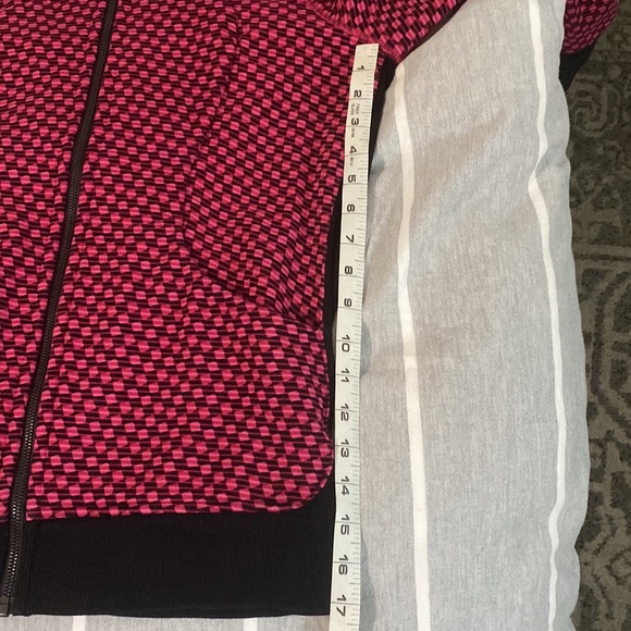 Lululemon full zip scuba jacket. Size 10 - Picture 6 of 7